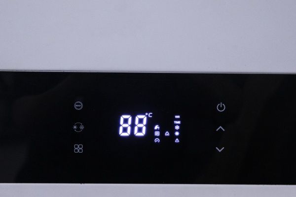 Котел настенный HUBERT  AGB 24 DP (двухконтурный, 24 кВт, закрытая камера, латунная гидрогруппа)