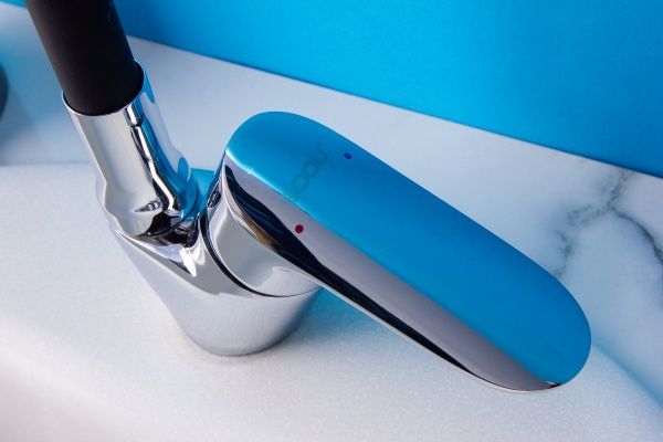 Смеситель BOOU для кух. однор.,гибк.изл.B8274-10F-E307А