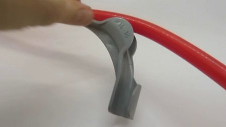 Фиксатор поворота трубы для теплого пола 16-18 мм 90°