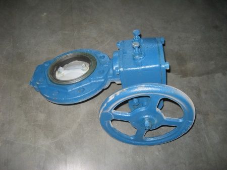 Затвор дисковый 32ч303р Ду 150,   Ру10,   с редуктором (чугунный, поворотный)