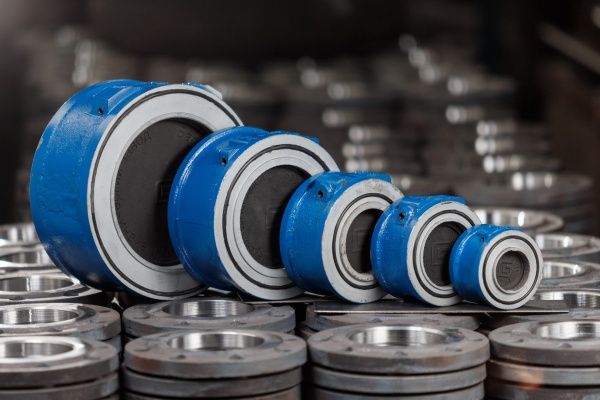 Клапан поворотный БЛМЗ Ду 100, Ру-16  (межфланцевый, чугунный)