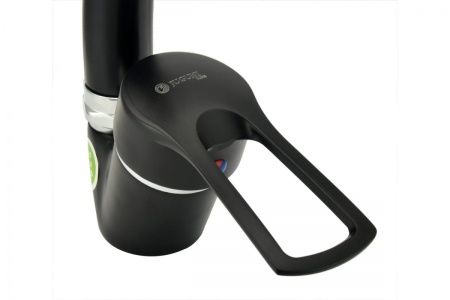 Смеситель для кухни черный одноручный Juguni Luxe с поворотным изливом, 40 картридж, гайка