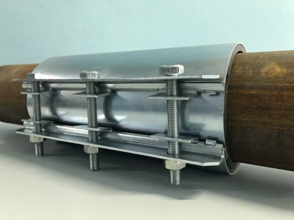 Хомут ремонтный оцинкованный, свертный (краб) Ду 100 (4") L-110-118 мм (ширина 162мм)