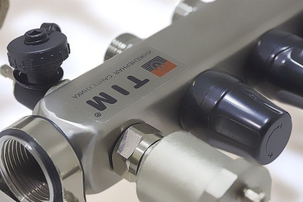 Коллекторная группа с расходомерами KCS5010 10 вых. (н/ж, авт.возд.+дренаж+кронштейны)